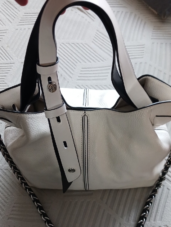 Michael Kors Handbags - Michael Kors White Downtown Astor Leather Tote Bag with Chain Strap